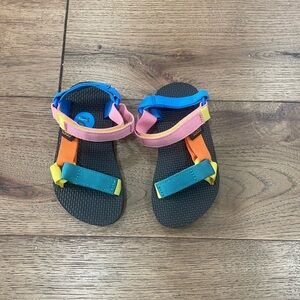 NWT. Teva kids universal Colorful Kids Sandals